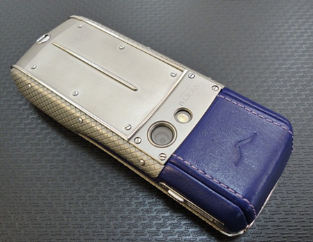 Продаётся Б/У телефон VERTU Ascent Ti Checked