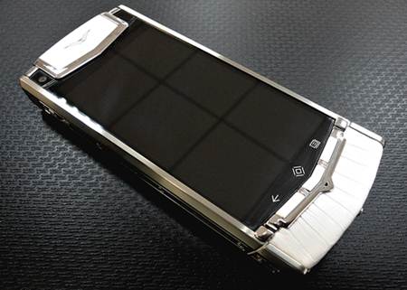 замена на белую кожу крокодила Vertu Ti (Android)