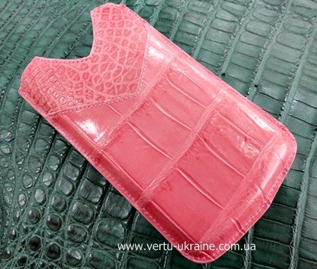 чехол к VERTU CONSTELLATION T в коже розового крокодила