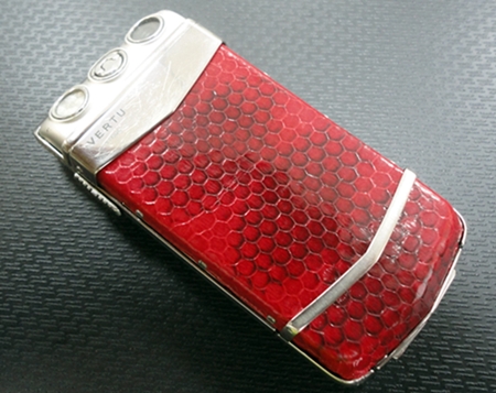 замена кожи на VERTU Constellation AYXTA